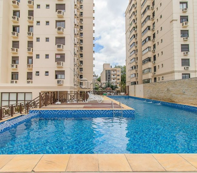 Apartamento com 74m², 2 quartos, 1 suíte, 2 vagas, no bairro Passo da Areia em Porto Alegre