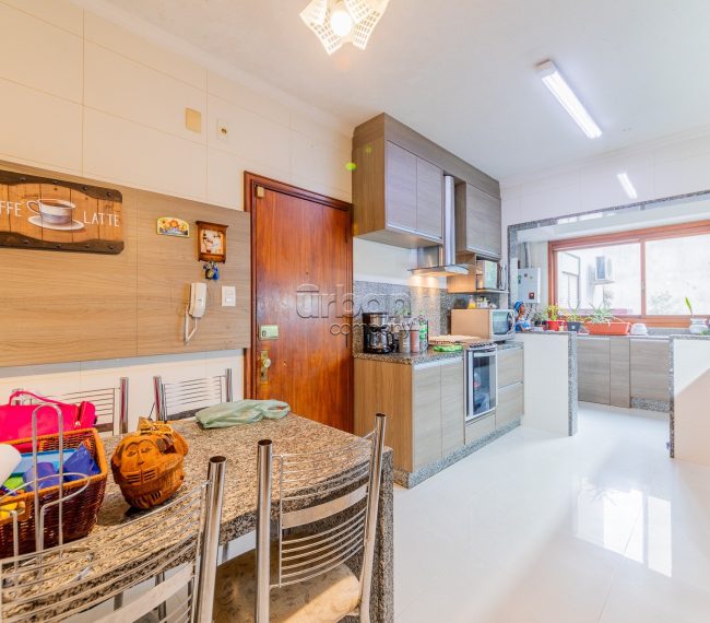 Apartamento com 167m², 3 quartos, 1 suíte, 2 vagas, no bairro Higienópolis em Porto Alegre