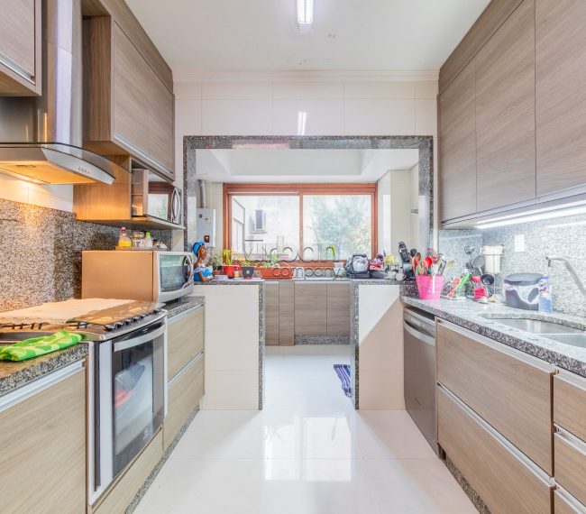 Apartamento com 167m², 3 quartos, 1 suíte, 2 vagas, no bairro Higienópolis em Porto Alegre