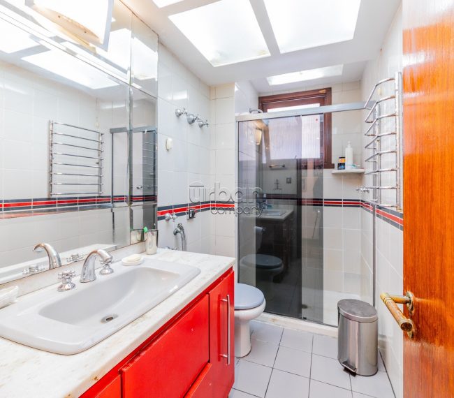 Apartamento com 167m², 3 quartos, 1 suíte, 2 vagas, no bairro Higienópolis em Porto Alegre