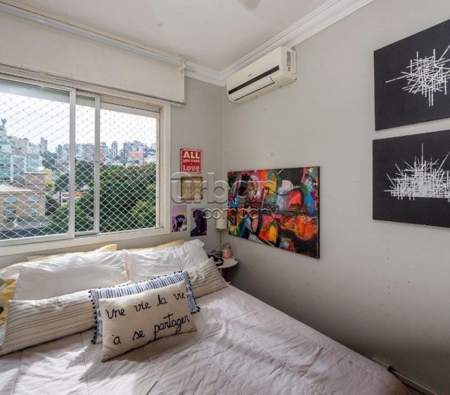 Apartamento com 150m², 3 quartos, 1 suíte, 2 vagas, no bairro Petrópolis em Porto Alegre