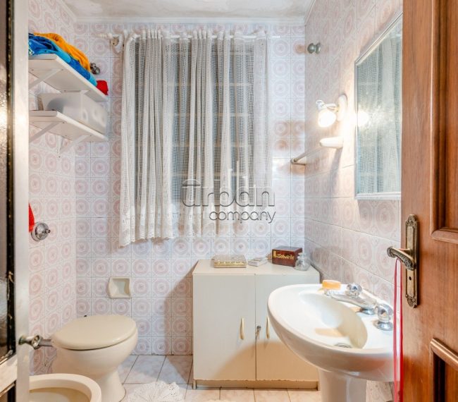 Apartamento com 84m², 2 quartos, 1 suíte, 1 vaga, no bairro Moinhos de Vento em Porto Alegre