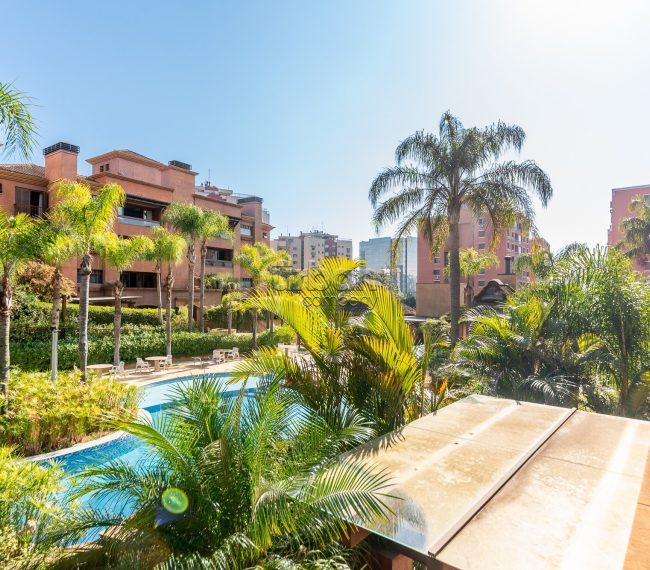Apartamento Garden com 190m², 3 quartos, 3 suítes, 2 vagas, no bairro Chácara Das Pedras em Porto Alegre