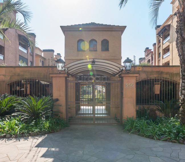 Apartamento Garden com 190m², 3 quartos, 3 suítes, 2 vagas, no bairro Chácara Das Pedras em Porto Alegre