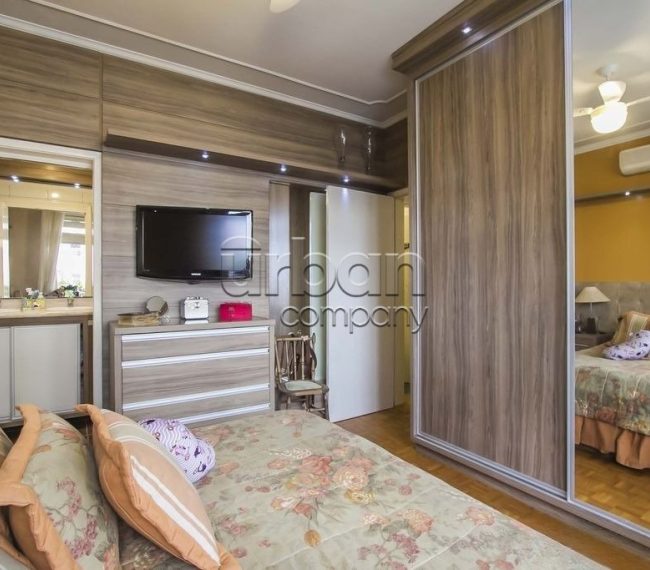 Apartamento com 155m², 4 quartos, 1 suíte, 1 vaga, no bairro Bom Fim em Porto Alegre