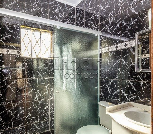 Casa com 171m², 3 quartos, 1 suíte, 4 vagas, no bairro Vila Ipiranga em Porto Alegre