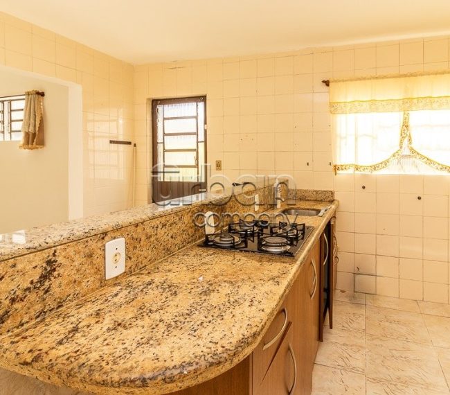 Casa com 171m², 3 quartos, 1 suíte, 4 vagas, no bairro Vila Ipiranga em Porto Alegre