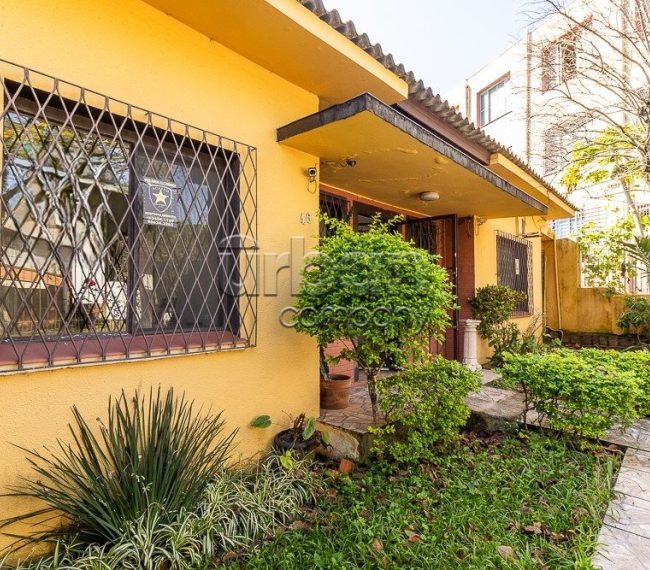 Casa com 171m², 3 quartos, 1 suíte, 4 vagas, no bairro Vila Ipiranga em Porto Alegre