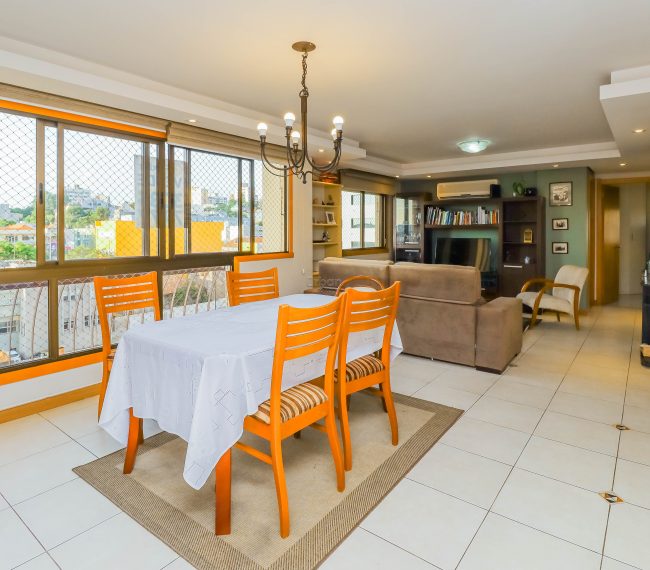Apartamento com 87m², 3 quartos, 1 suíte, 2 vagas, no bairro Passo da Areia em Porto Alegre
