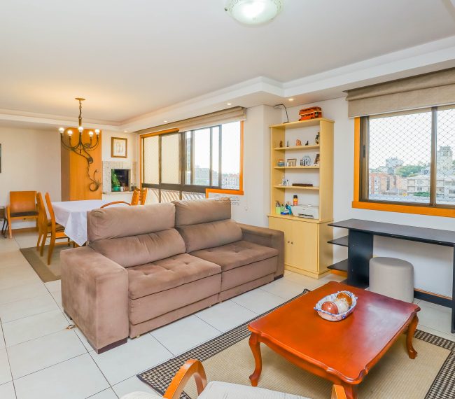 Apartamento com 87m², 3 quartos, 1 suíte, 2 vagas, no bairro Passo da Areia em Porto Alegre