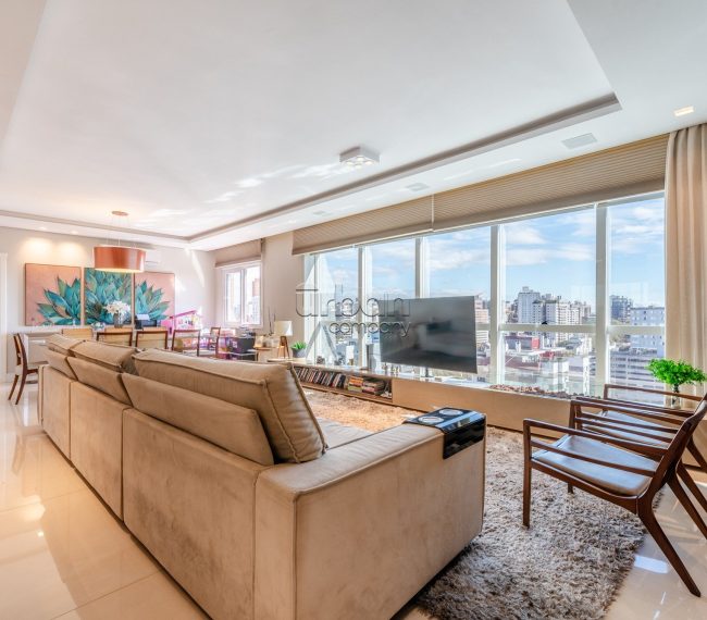 Apartamento com 147m², 3 quartos, 3 suítes, 3 vagas, no bairro Moinhos de Vento em Porto Alegre