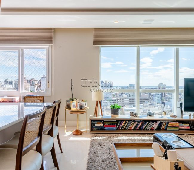 Apartamento com 147m², 3 quartos, 3 suítes, 3 vagas, no bairro Moinhos de Vento em Porto Alegre