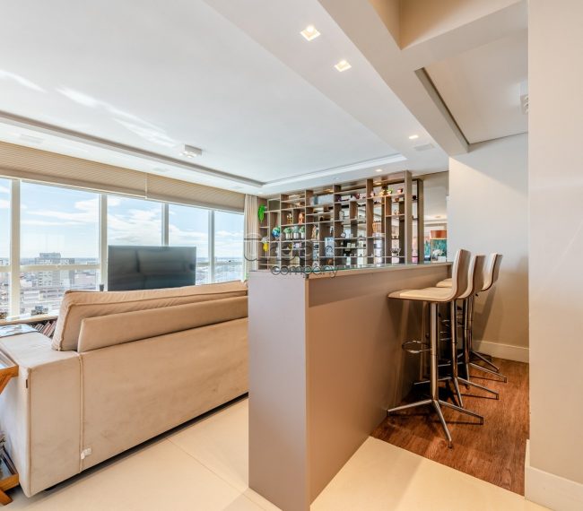 Apartamento com 147m², 3 quartos, 3 suítes, 3 vagas, no bairro Moinhos de Vento em Porto Alegre