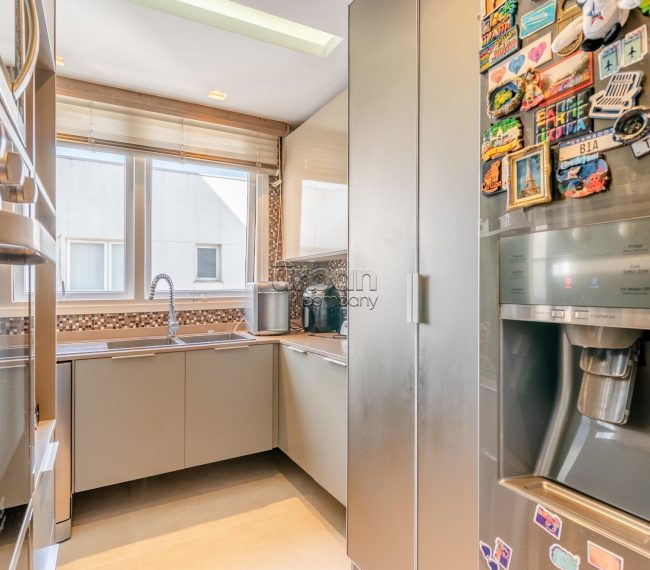 Apartamento com 147m², 3 quartos, 3 suítes, 3 vagas, no bairro Moinhos de Vento em Porto Alegre