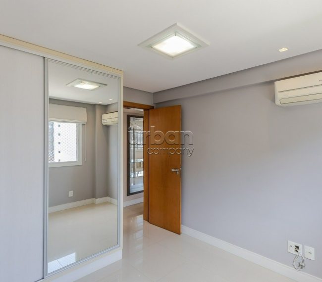 Apartamento com 95m², 3 quartos, 1 suíte, 2 vagas, no bairro Auxiliadora em Porto Alegre