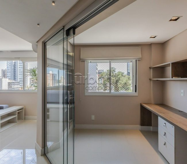 Apartamento com 95m², 3 quartos, 1 suíte, 2 vagas, no bairro Auxiliadora em Porto Alegre