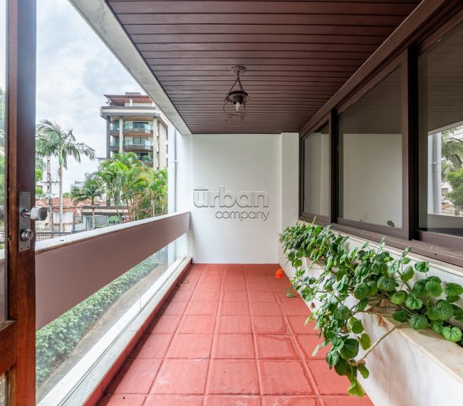 Apartamento com 189m², 3 quartos, 1 suíte, 3 vagas, no bairro Moinhos de Vento em Porto Alegre