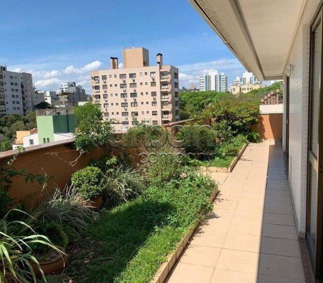 Cobertura com 310m², 3 quartos, 1 suíte, 4 vagas, no bairro Rio Branco em Porto Alegre