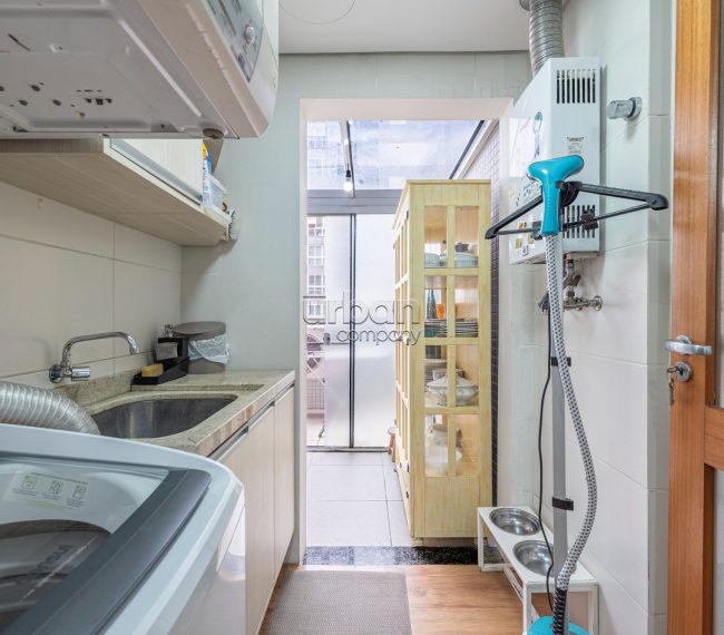 Apartamento Garden com 107m², 3 quartos, 1 suíte, 2 vagas, no bairro Chácara Das Pedras em Porto Alegre