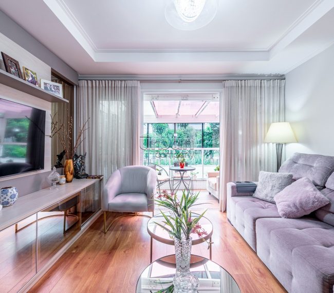 Apartamento Garden com 107m², 3 quartos, 1 suíte, 2 vagas, no bairro Chácara Das Pedras em Porto Alegre