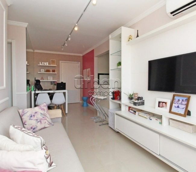 Apartamento com 60m², 2 quartos, 1 suíte, 1 vaga, no bairro São João em Porto Alegre
