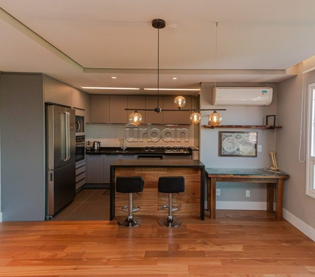 Apartamento com 81m², 2 quartos, 1 suíte, 2 vagas, no bairro Moinhos de Vento em Porto Alegre