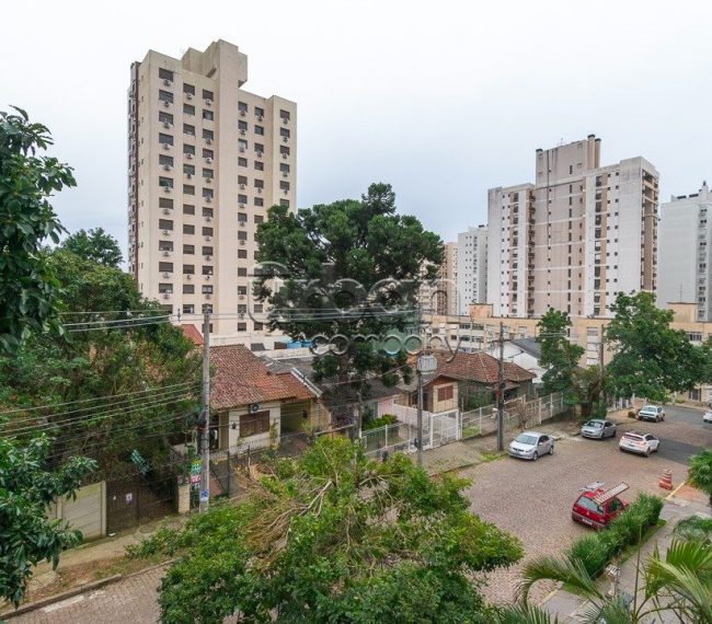 Apartamento com 73m², 2 quartos, 1 vaga, no bairro Passo da Areia em Porto Alegre