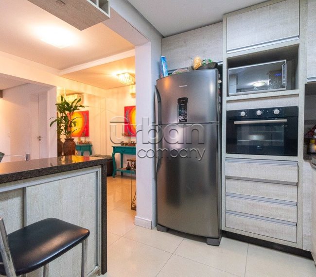 Apartamento com 73m², 2 quartos, 1 vaga, no bairro Passo da Areia em Porto Alegre