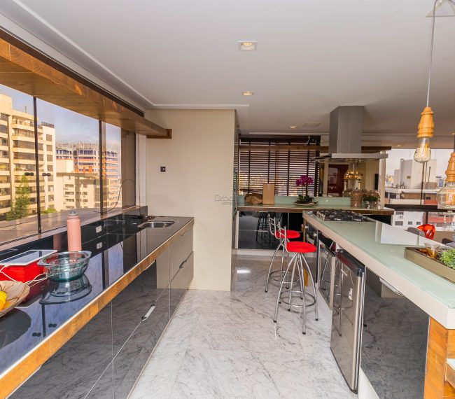 Apartamento com 279m², 3 quartos, 3 suítes, 3 vagas, no bairro Rio Branco em Porto Alegre