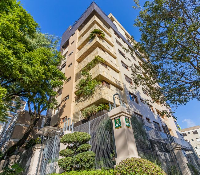 Apartamento com 279m², 3 quartos, 3 suítes, 3 vagas, no bairro Rio Branco em Porto Alegre