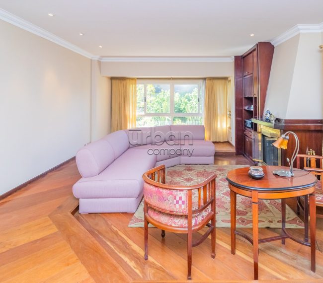 Apartamento com 177m², 4 quartos, 1 suíte, 2 vagas, no bairro Auxiliadora em Porto Alegre
