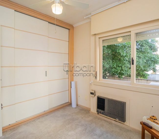 Apartamento com 177m², 4 quartos, 1 suíte, 2 vagas, no bairro Auxiliadora em Porto Alegre