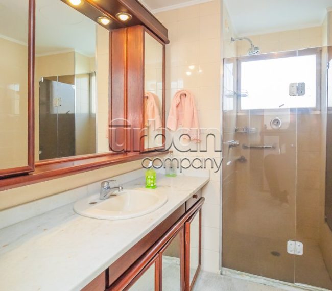 Apartamento com 177m², 4 quartos, 1 suíte, 2 vagas, no bairro Auxiliadora em Porto Alegre