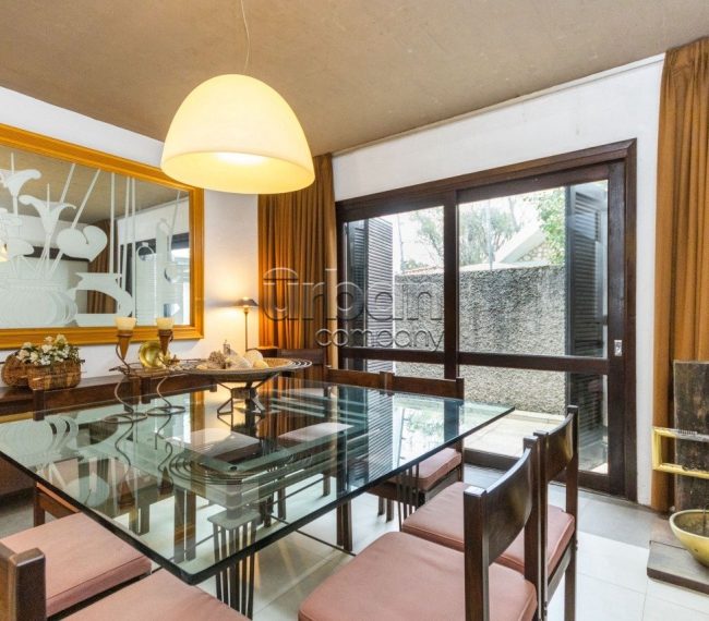Casa com 306m², 3 quartos, 3 suítes, 6 vagas, no bairro Boa Vista em Porto Alegre