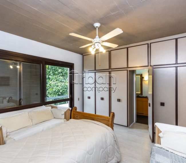 Casa com 306m², 3 quartos, 3 suítes, 6 vagas, no bairro Boa Vista em Porto Alegre