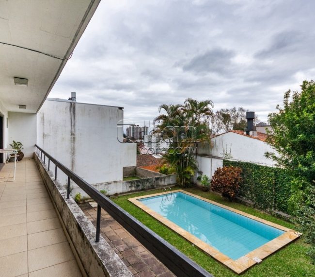 Casa com 306m², 3 quartos, 3 suítes, 6 vagas, no bairro Boa Vista em Porto Alegre