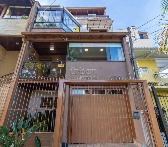 Casa com 156m², 3 quartos, 1 suíte, 3 vagas, no bairro Passo da Areia em Porto Alegre