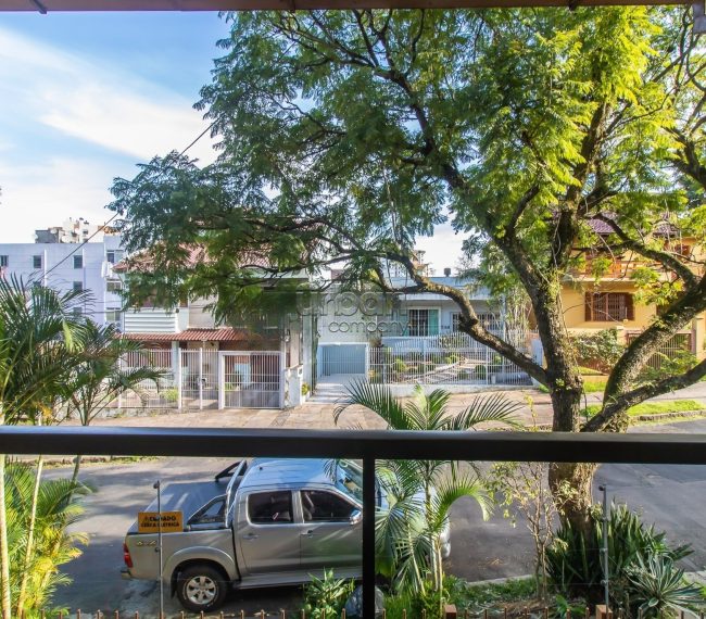 Casa com 156m², 3 quartos, 1 suíte, 3 vagas, no bairro Passo da Areia em Porto Alegre