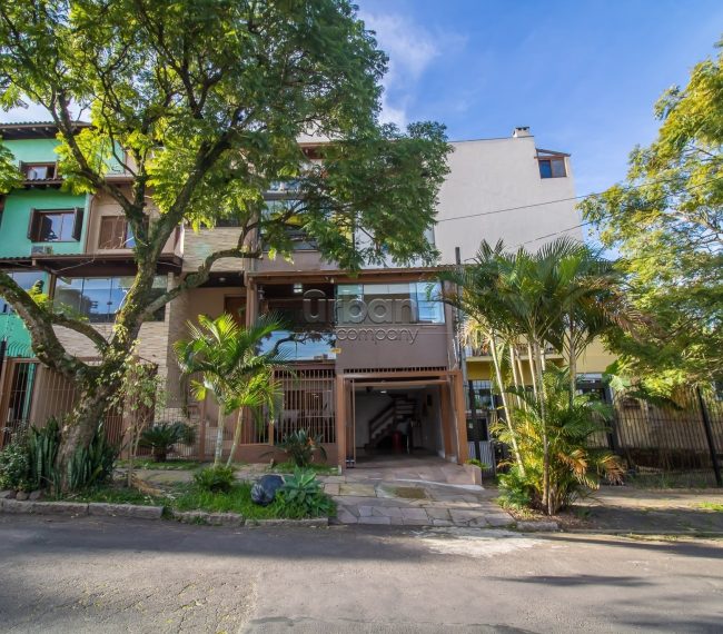 Casa com 156m², 3 quartos, 1 suíte, 3 vagas, no bairro Passo da Areia em Porto Alegre
