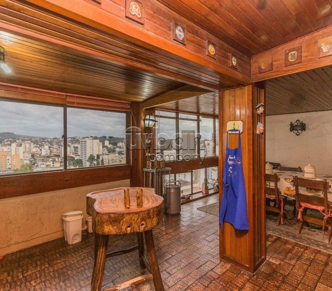 Cobertura com 284m², 3 quartos, 1 suíte, 2 vagas, no bairro Mont Serrat em Porto Alegre