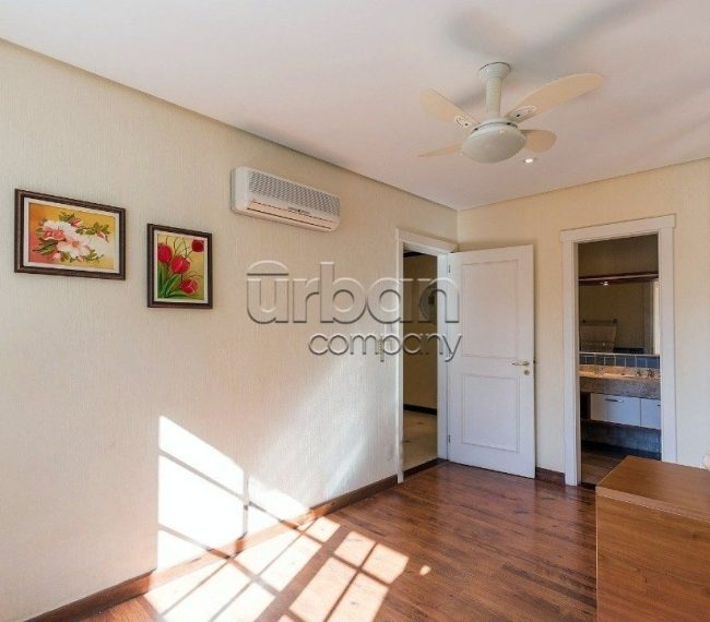 Casa em Condomínio com 449m², 3 quartos, 3 suítes, 4 vagas, no bairro Belém Novo em Porto Alegre