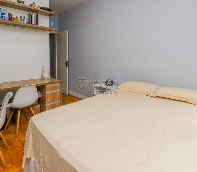 Casa com 223m², 4 quartos, 1 suíte, 3 vagas, no bairro Petrópolis em Porto Alegre