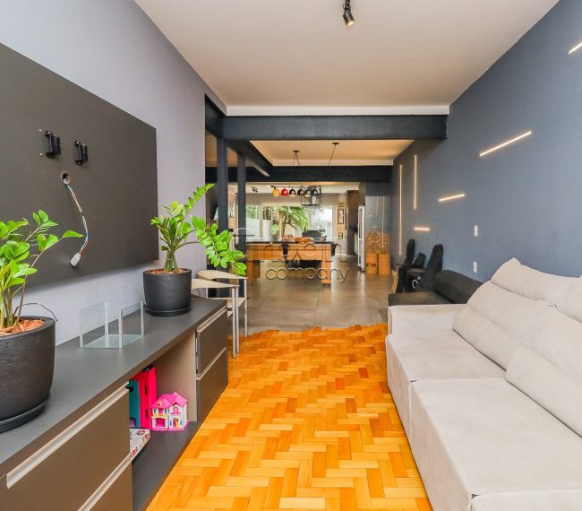 Casa com 223m², 4 quartos, 1 suíte, 3 vagas, no bairro Petrópolis em Porto Alegre