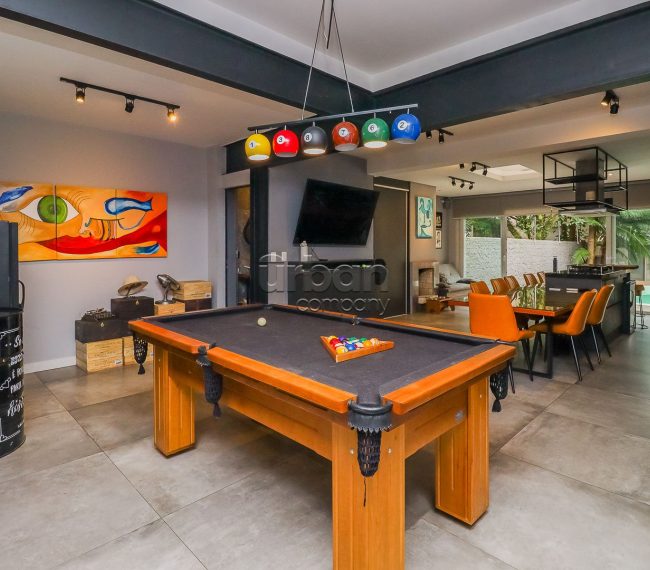 Casa com 223m², 4 quartos, 1 suíte, 3 vagas, no bairro Petrópolis em Porto Alegre