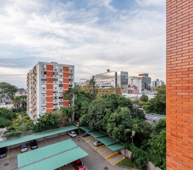 Apartamento com 145m², 3 quartos, 1 suíte, 1 vaga, no bairro Bela Vista em Porto Alegre
