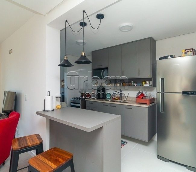 Apartamento com 105m², 3 quartos, 1 suíte, 2 vagas, no bairro Menino Deus em Porto Alegre