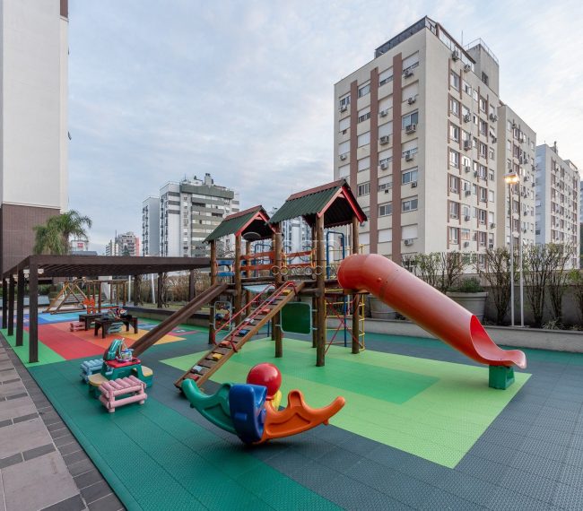 Apartamento com 147m², 3 quartos, 3 suítes, 3 vagas, no bairro Moinhos de Vento em Porto Alegre