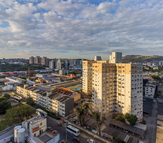 Apartamento com 27m², 1 quarto, 1 vaga, no bairro Partenon em Porto Alegre