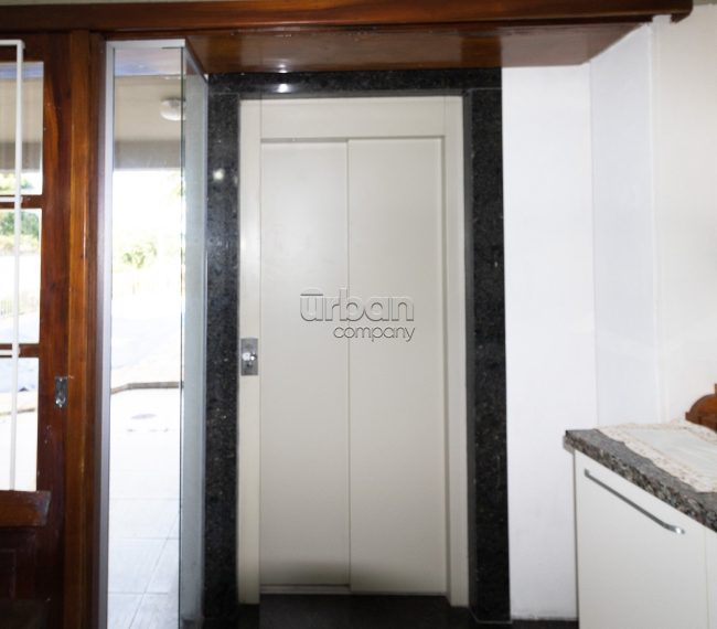 Casa com 300m², 4 quartos, 2 suítes, 3 vagas, no bairro Três Figueiras em Porto Alegre