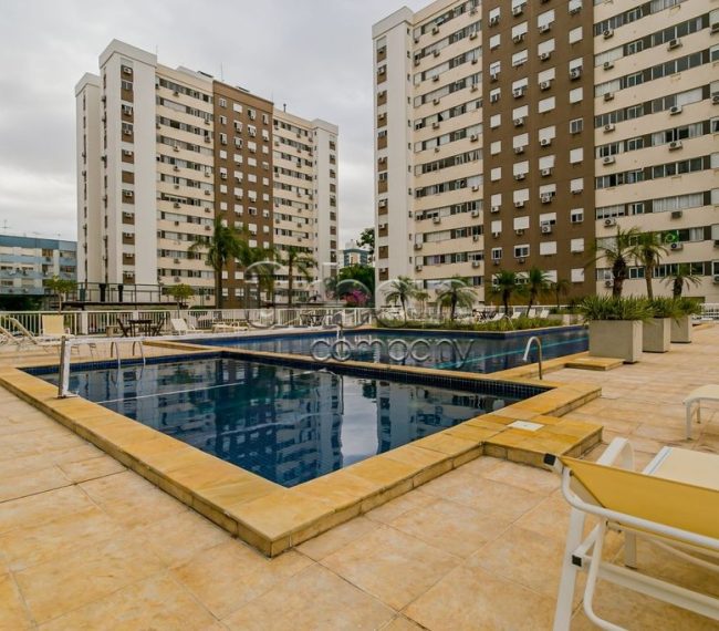 Apartamento com 54m², 2 quartos, 1 vaga, no bairro Passo da Areia em Porto Alegre